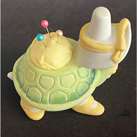 Vintage Lefton China tortoise pin cushion & thimble holder. - Picture 4 of 5